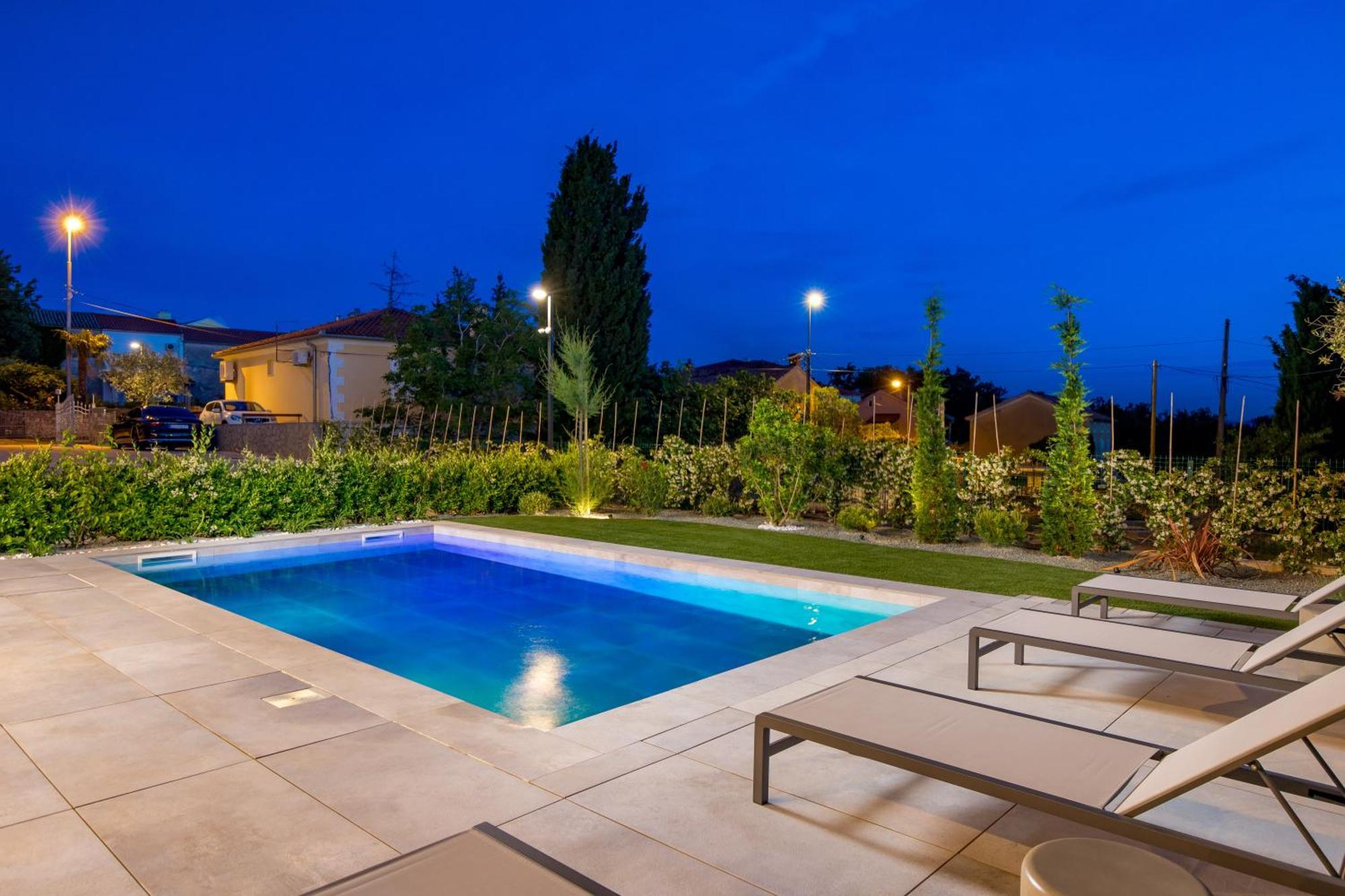 Mara M 2 I M 3 Heated Pool Apartman *