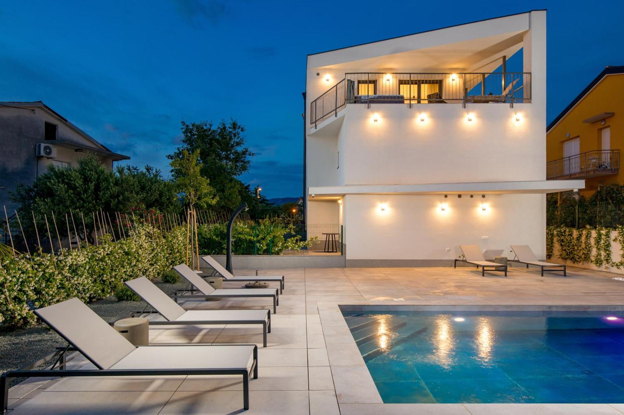 Mara M 2 I M 3 Heated Pool Omisalj