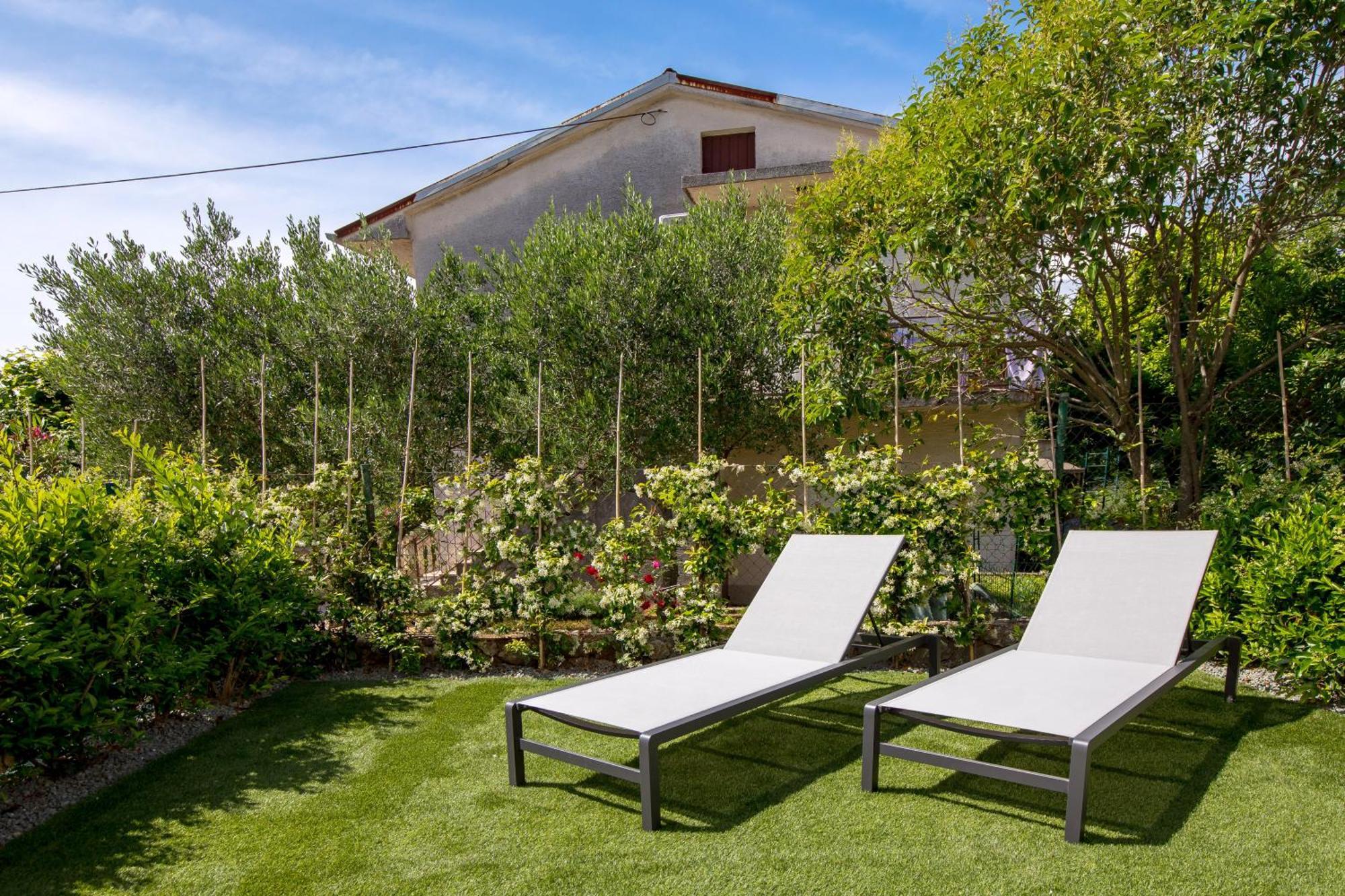 Mara M 2 I M 3 Heated Pool
