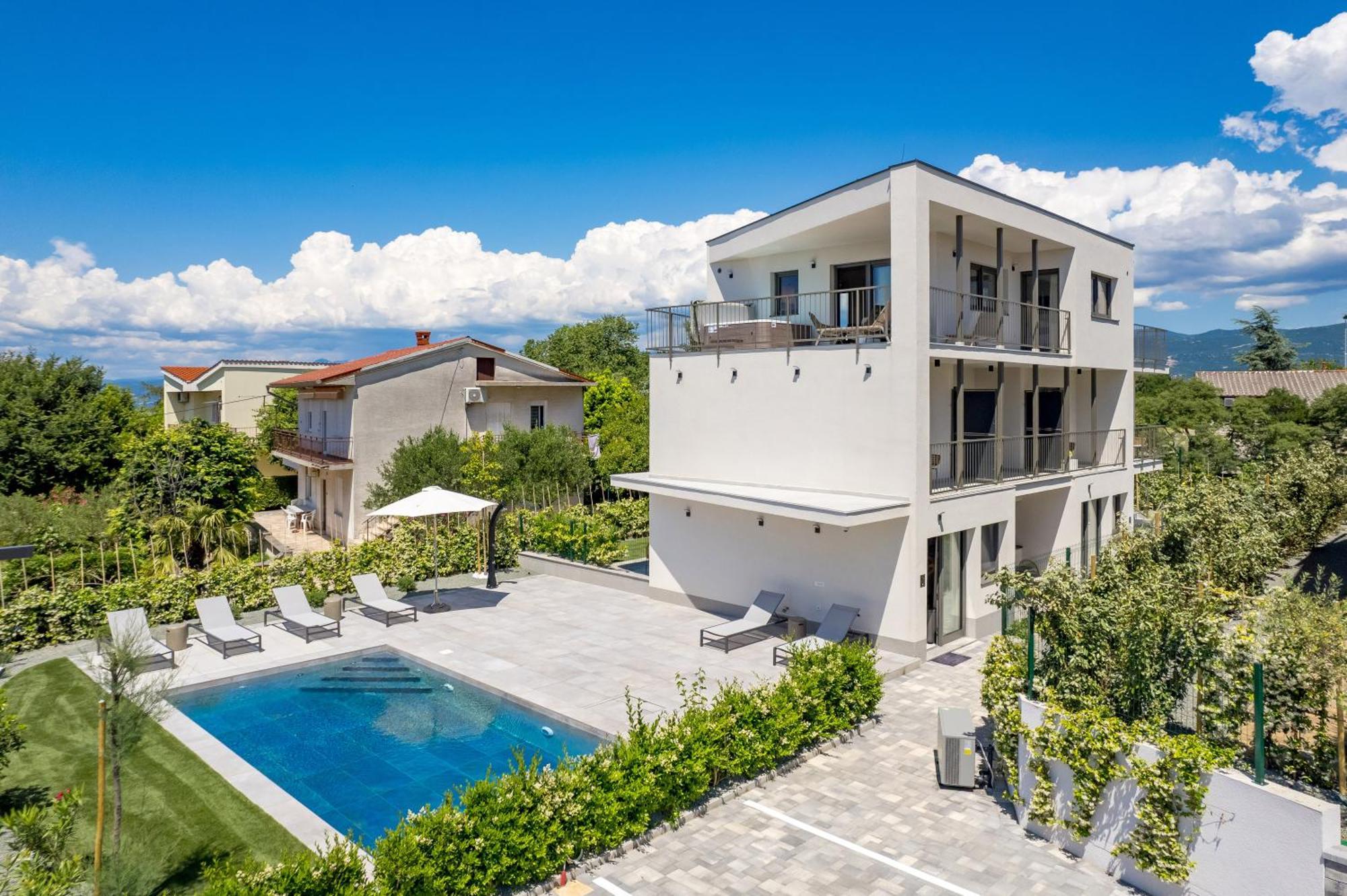 Apartment Mara M 2 I M 3 Heated Pool Omisalj