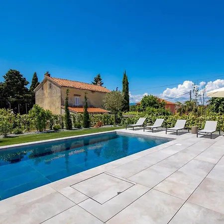 Apartmani Vila Mara M 2 I M 3 Heated Pool Omisalj Exterior photo