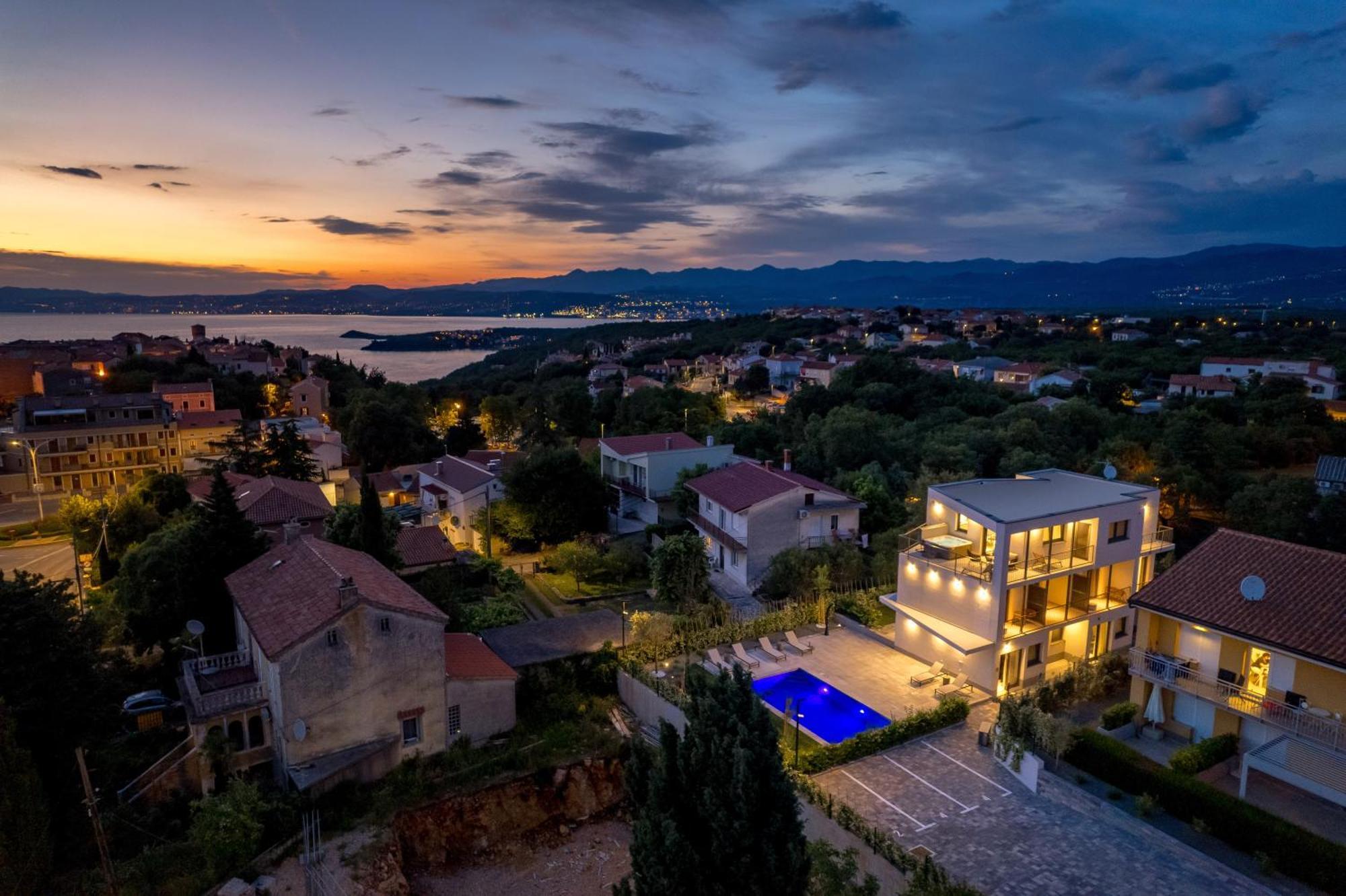 Mara M 2 I M 3 Heated Pool Omišalj