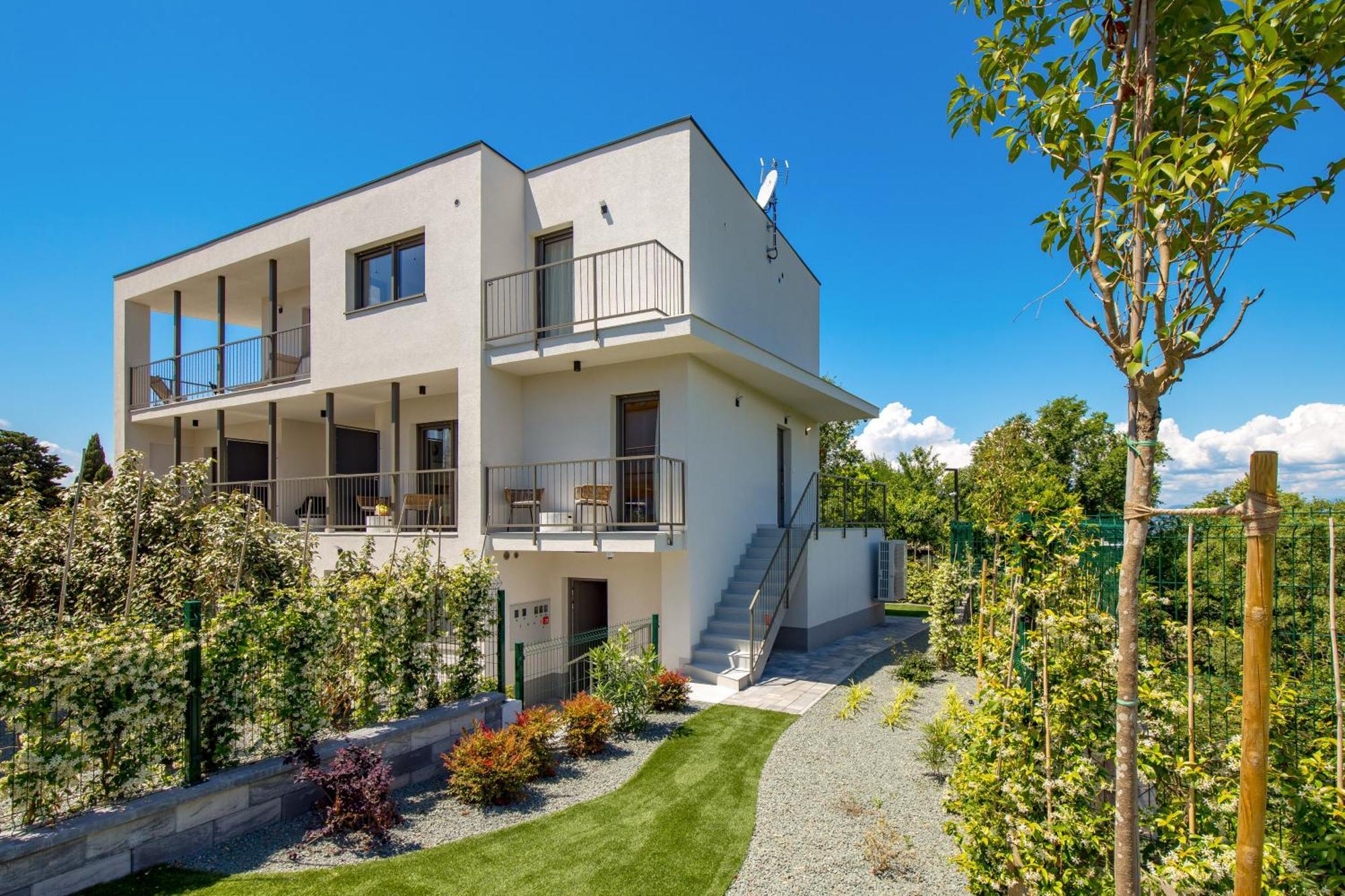 Apartament Mara M 2 I M 3 Heated Pool